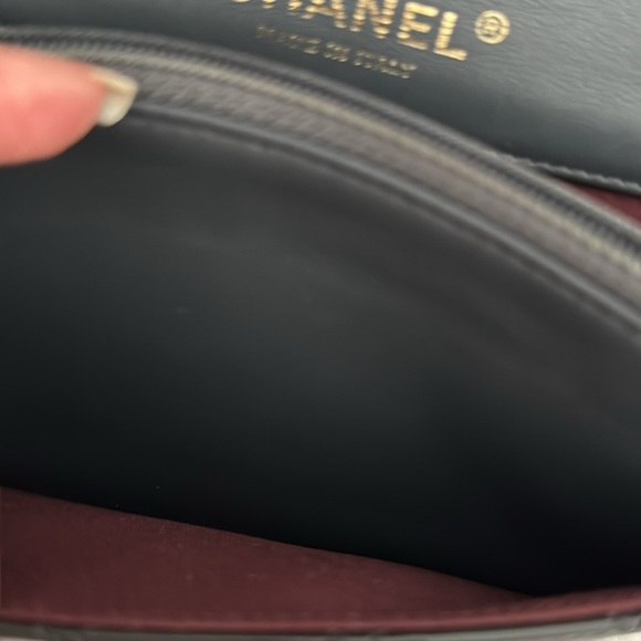 CHANEL *RARE* Grey Quilted Patent Leather Wallet on Chain Bag with Dust Cover - Picture 9 of 16